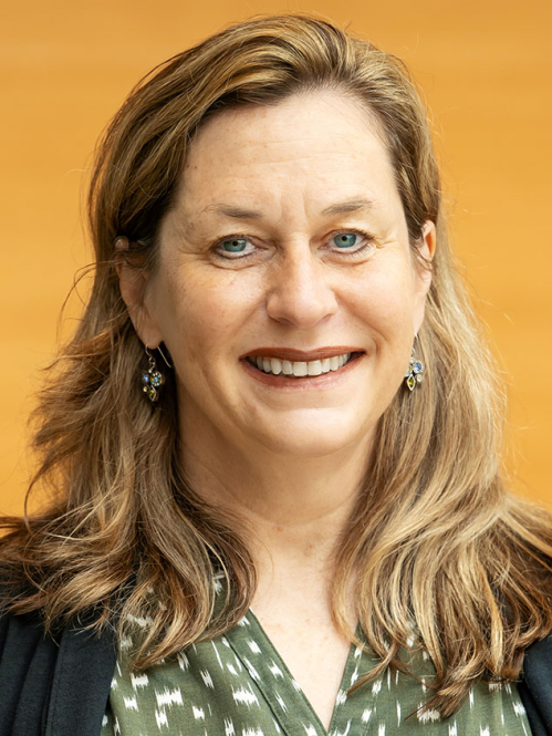 Julie Traxler headshot.