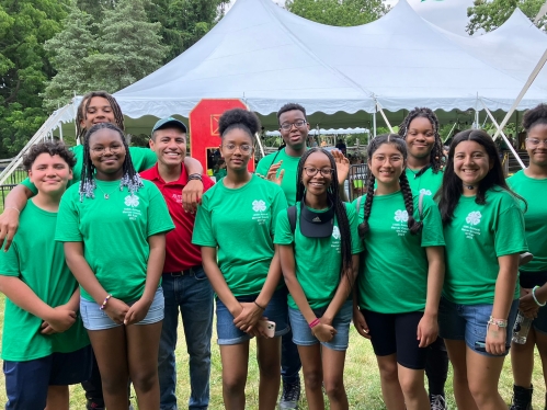 A group of 4-Hers.
